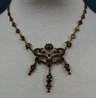 Garnet necklace, 1880-1910