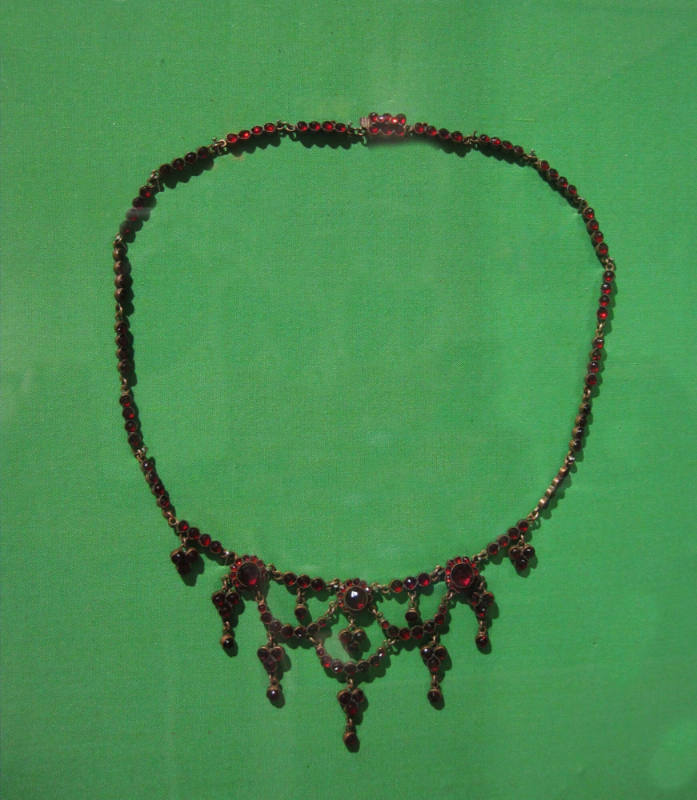 Necklace, Bohemia, 1900-1929