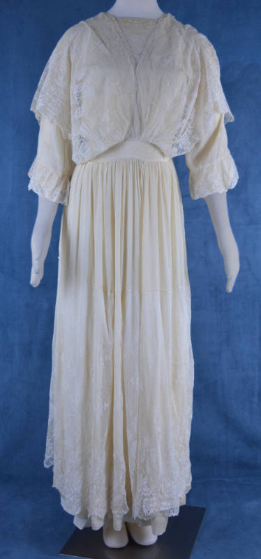 Wedding dress, 1915