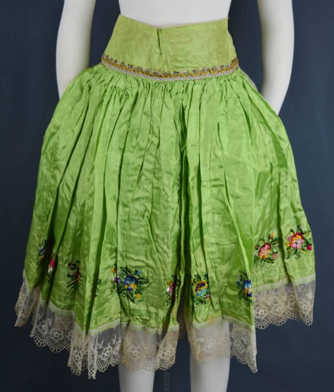 Apron, Hroznová Lhota, Moravia, 1910-1930