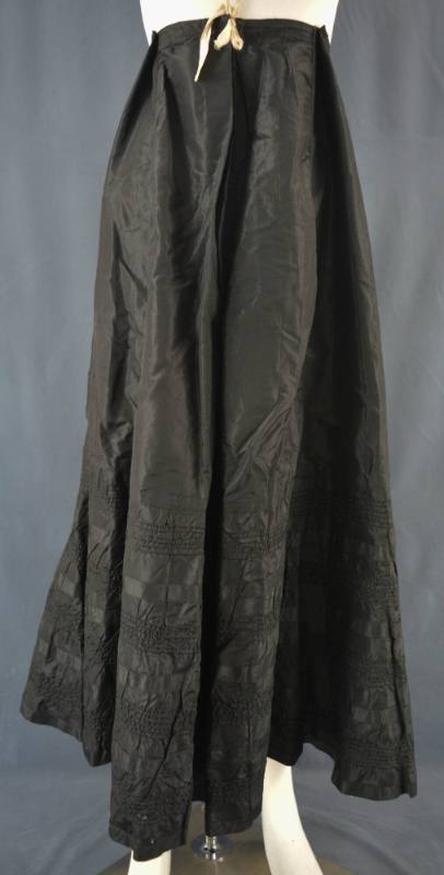 Skirt, Czechoslovakia