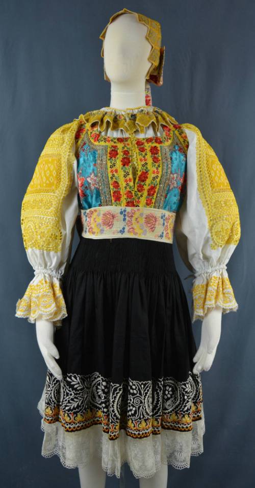 Woman's kroj, Piešt’any, Slovakia, 1947