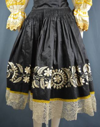 Apron, Piešt’any, Slovakia, 1938