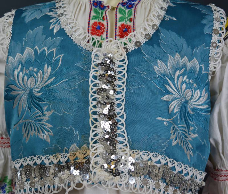 Vest, Bánov, Moravia, 2003