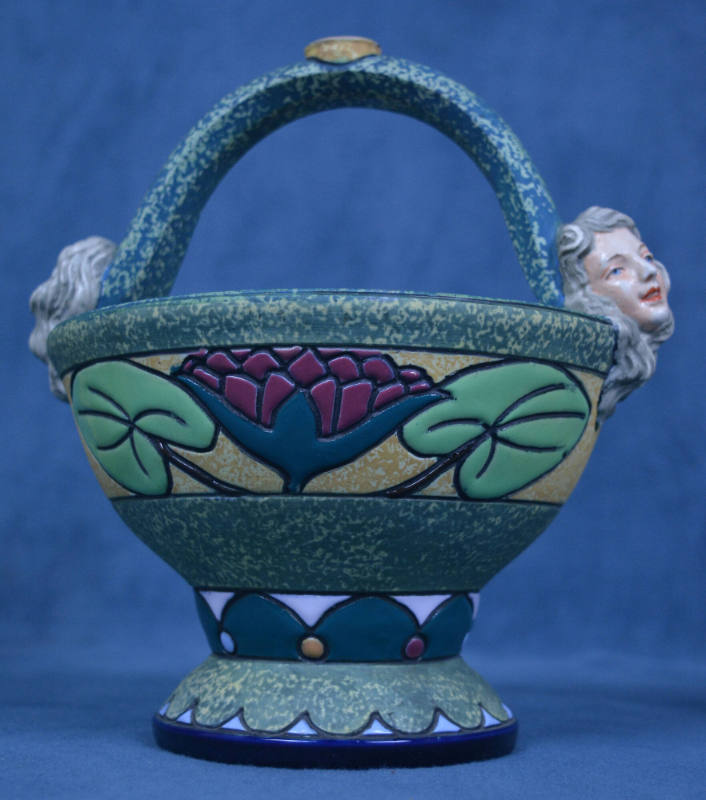 Basket, Teplitz-Turn, Bohemia, 1919-1945