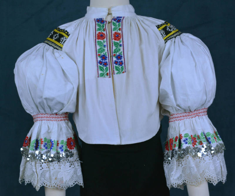 Blouse, Bánov, Moravia, 2003