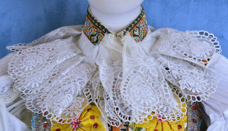 Collar, Moravia